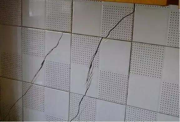 地板瓷砖空鼓是什么原因(地板瓷砖空鼓怎么修复) 地板瓷砖空鼓是什么原因(地板瓷砖空鼓怎么修复)