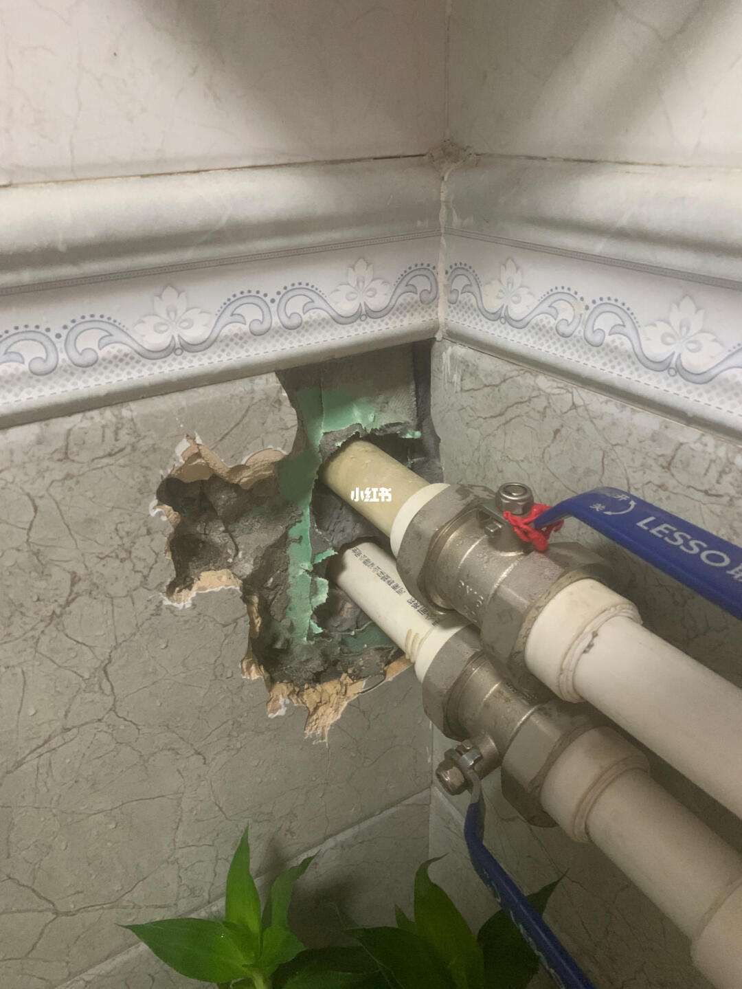 瓷砖烂了怎么办才能修复(瓷砖烂了怎么办才能修复好)