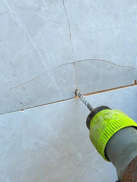 没有电钻怎么在瓷砖墙上打孔(没有电钻怎么在瓷砖墙上打孔视频) 没有电钻怎么在瓷砖墙上打孔(没有电钻怎么在瓷砖墙上打孔视频)