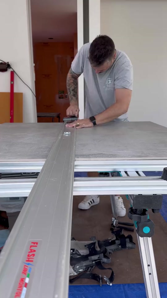 瓷砖切割必须拿到工厂加工吗为什么(瓷砖切割必须拿到工厂加工吗为什么呢)